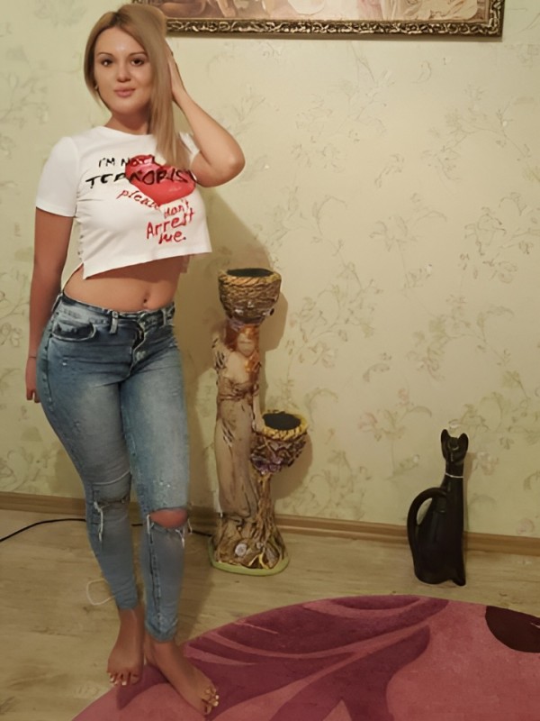 Виталина привлекательная девушка из Лабинск цена от 4000 руб