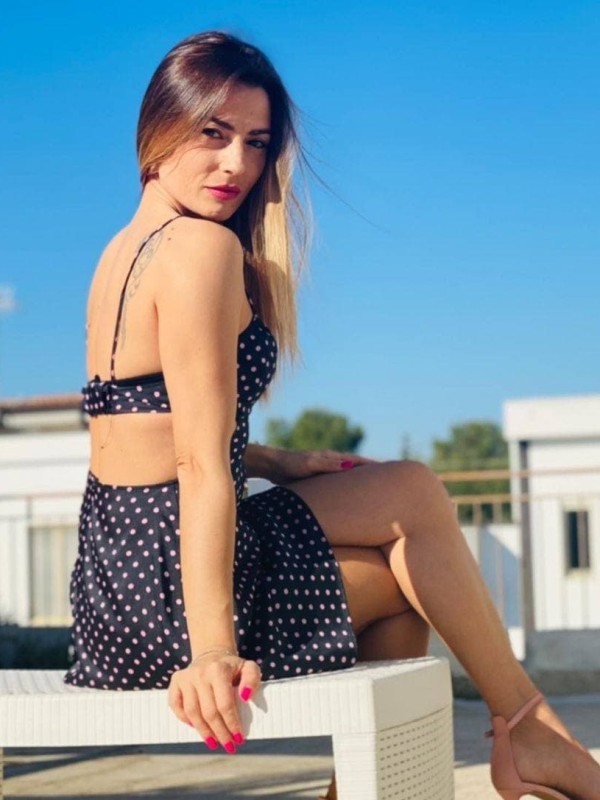 Оксана привлекательная девушка из Лабинск цена от 3500 руб